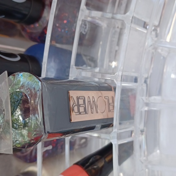 FLOWER BY Drew Barrymore - Picture 3 of 6